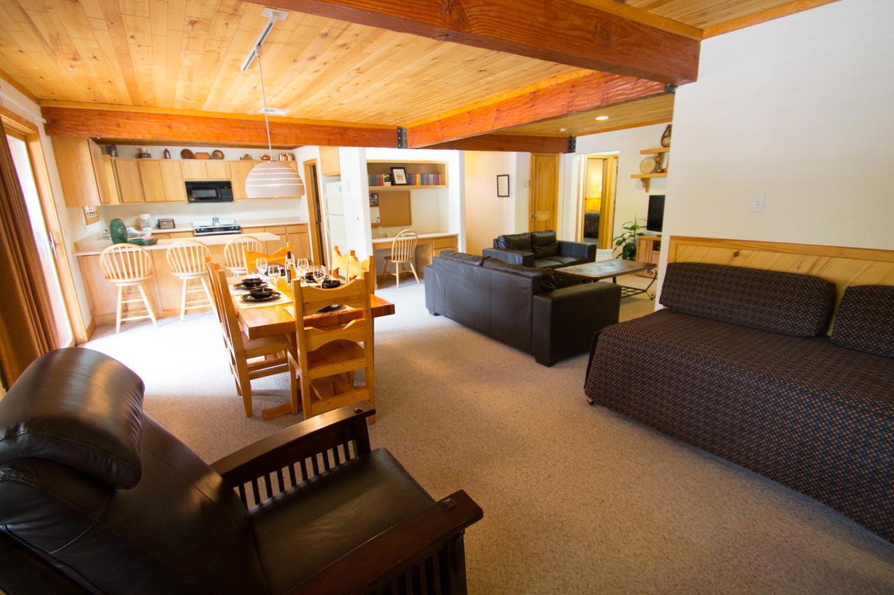 Sitzmark Sports Lodge Red River Eksteriør billede