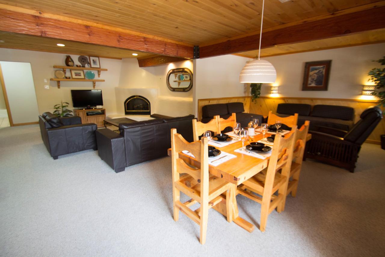 Sitzmark Sports Lodge Red River Eksteriør billede