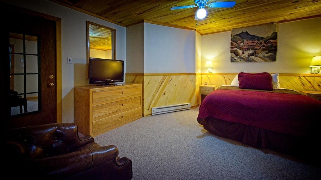 Sitzmark Sports Lodge Red River Eksteriør billede