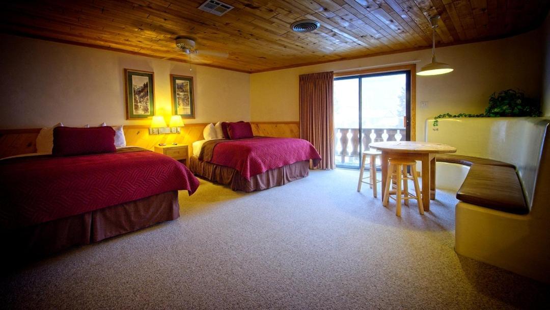 Sitzmark Sports Lodge Red River Eksteriør billede